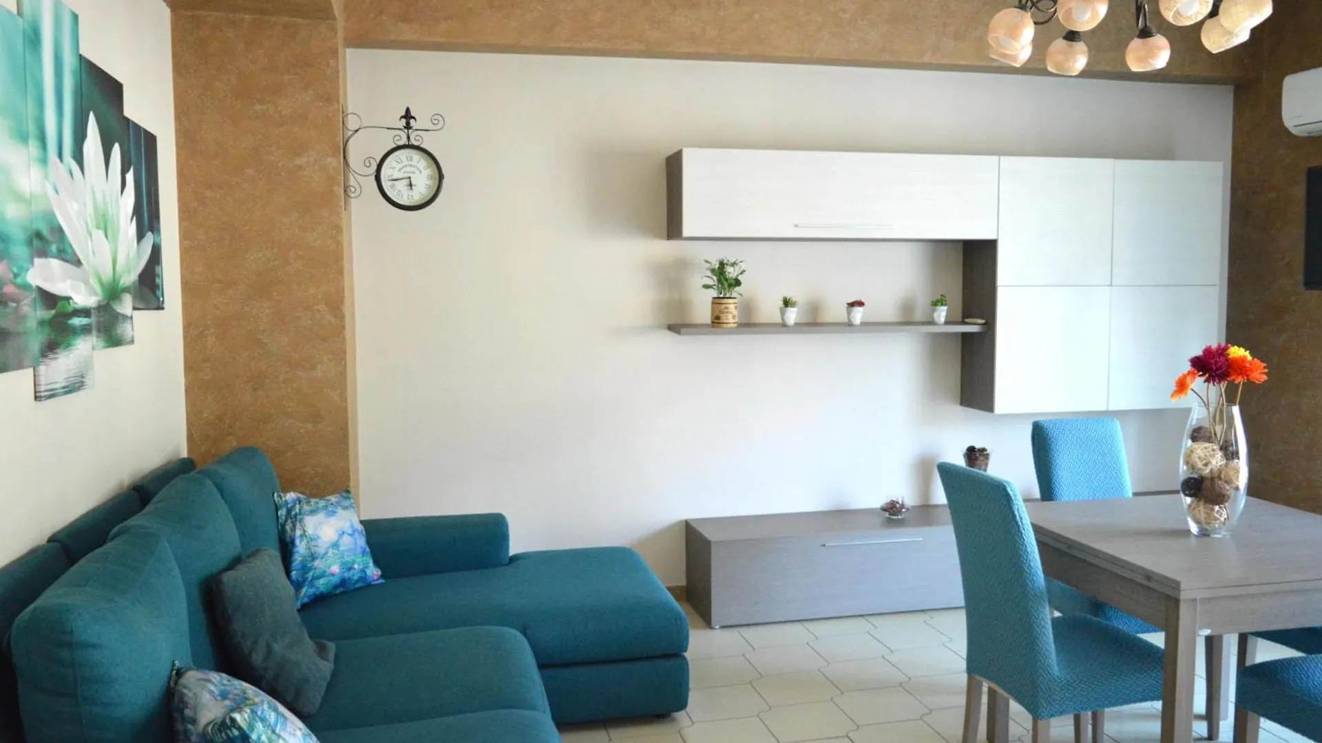 Apartment Glam House Monet Rometta Marea Italy
