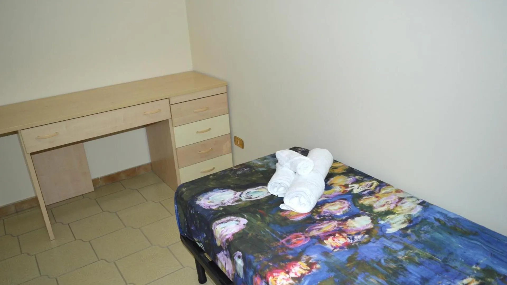 Apartment Glam House Monet Rometta Marea 0*,  Italy